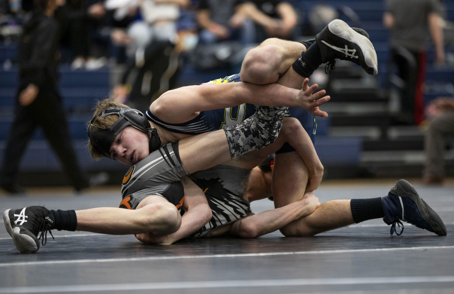 030621-sw-3aboyswrestling 04.jpg